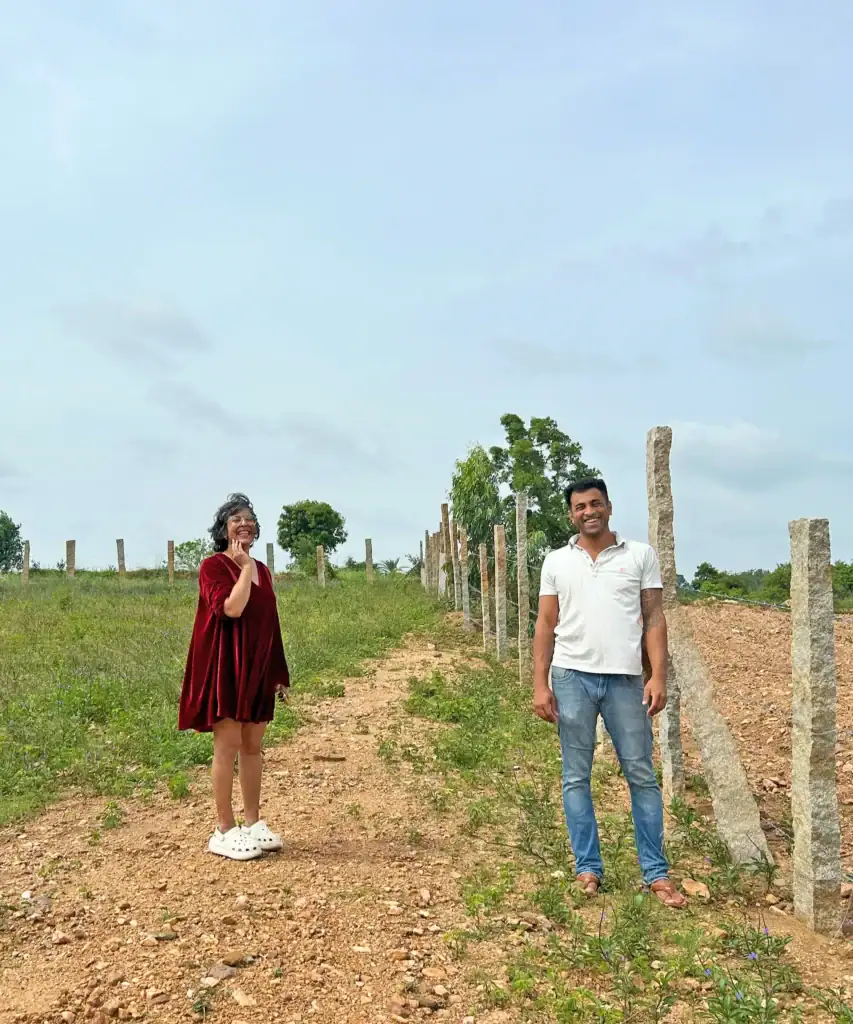 Chaitali Raizada, founder of Earthness (left) with Dheeraj Gowda of Dee Mandala farms (right) at Earthness