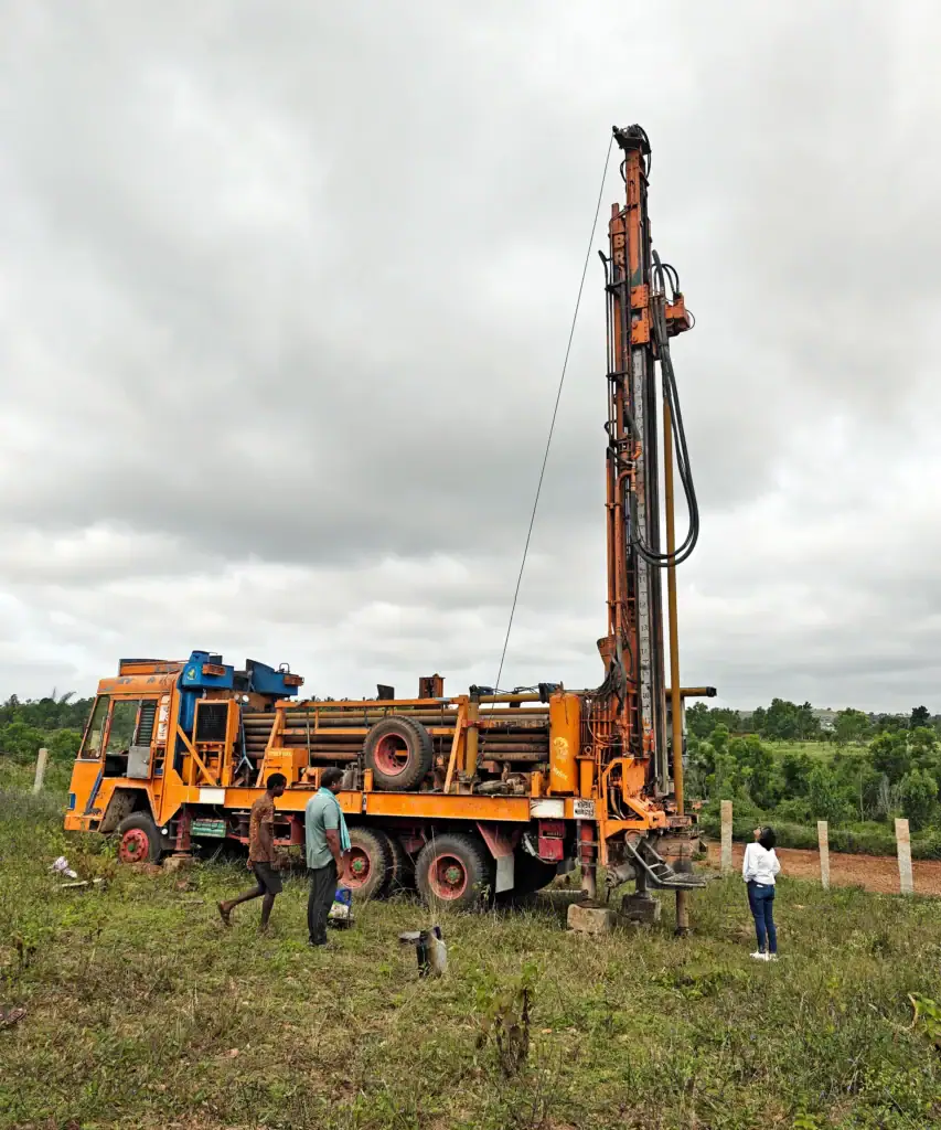 Borewell being dug at Earthness